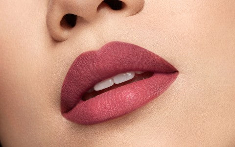 I'M LOVEPROOF LIP COLOR