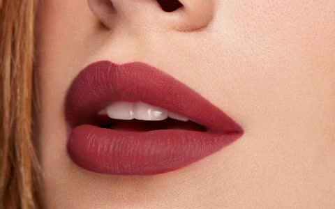 I'M LOVEPROOF LIP COLOR